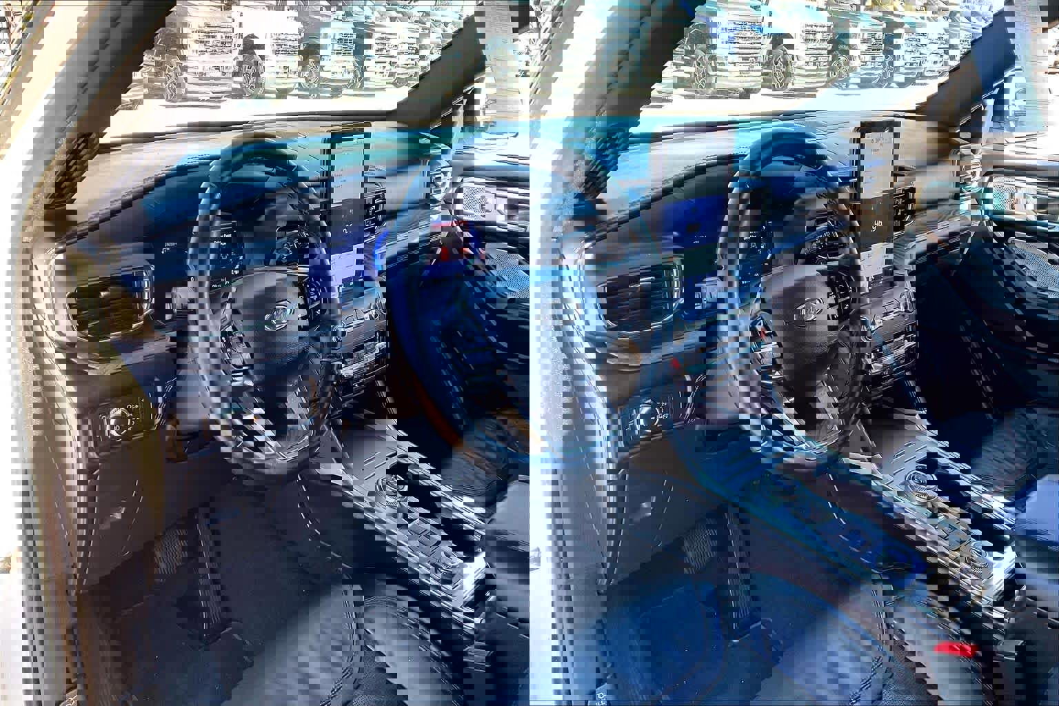 Used 2020 Ford Explorer Platinum w/ Premium Technology Package image 31