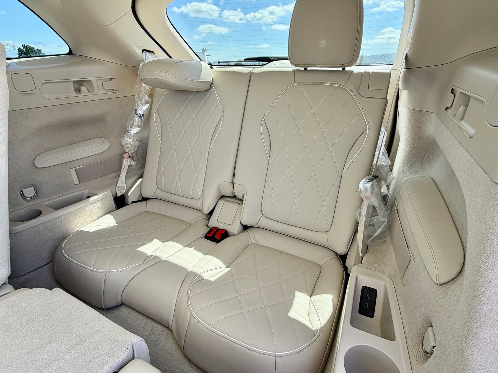 New 2026 Mercedes-Benz EQS 550 4MATIC SUV image 28