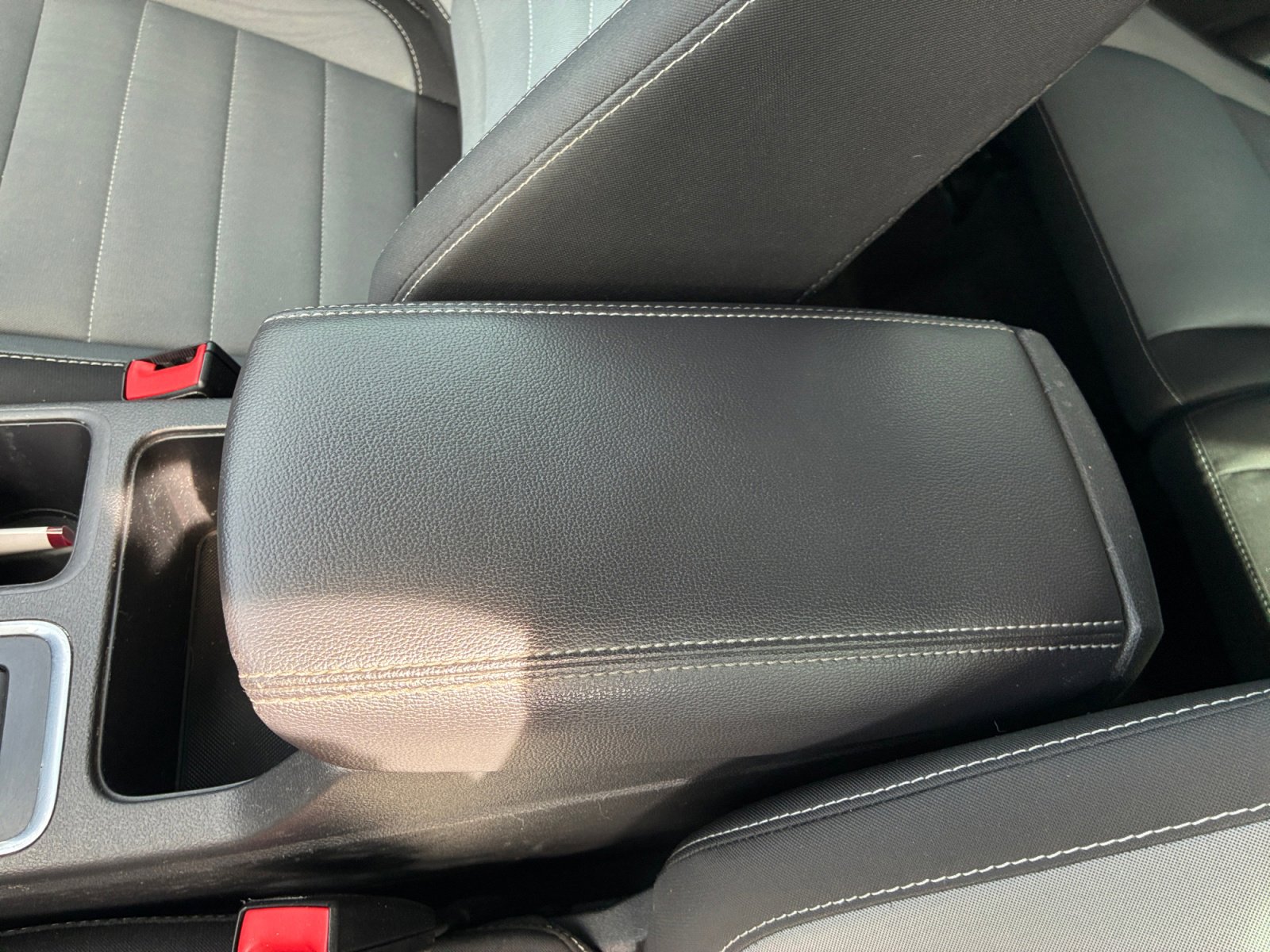 Used 2018 Ford Escape SE image 33