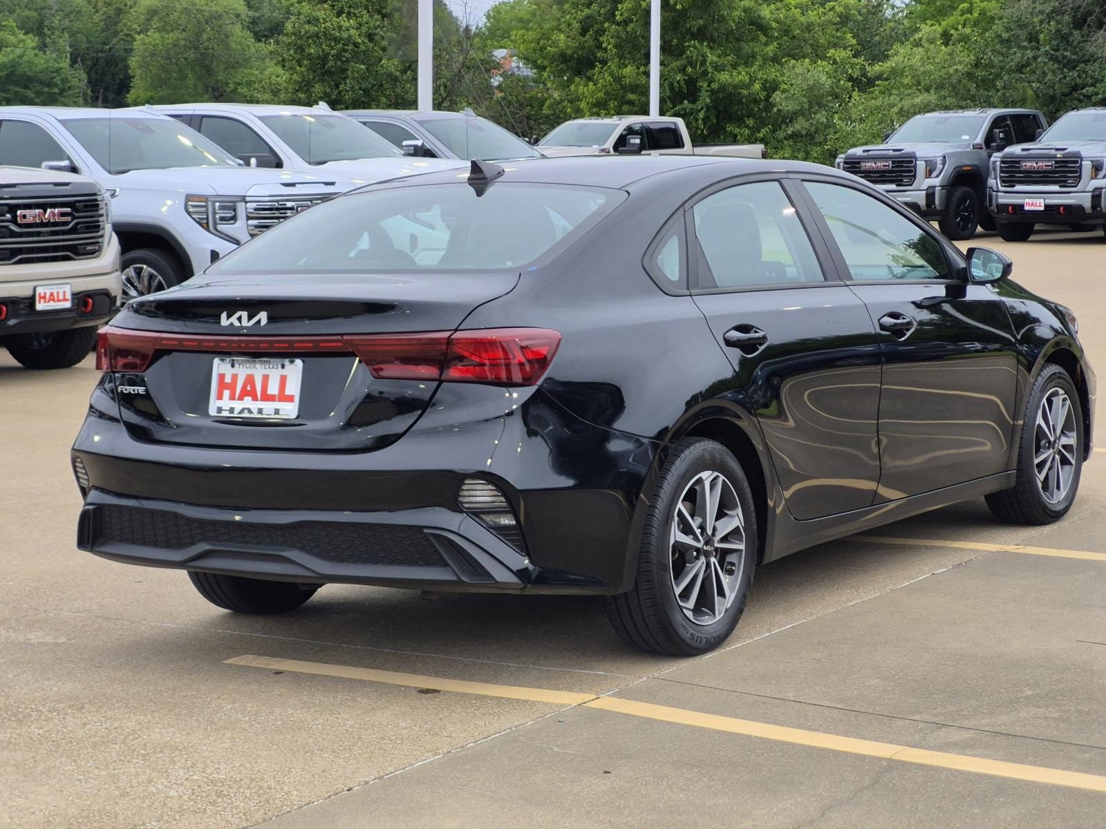 Used 2023 Kia Forte LXS FWD image 6