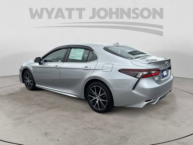 Used 2021 Toyota Camry SE FWD image 3
