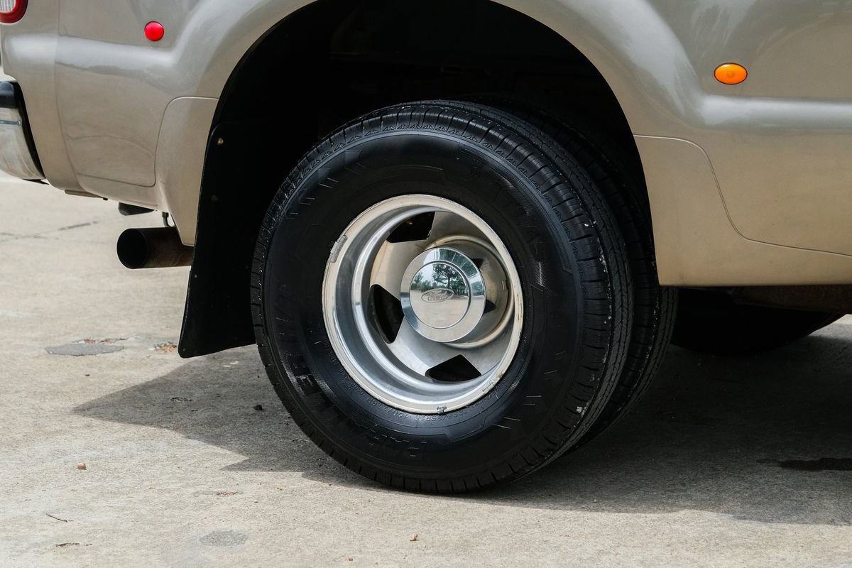 Used 2003 Ford F350 XLT RWD image 17