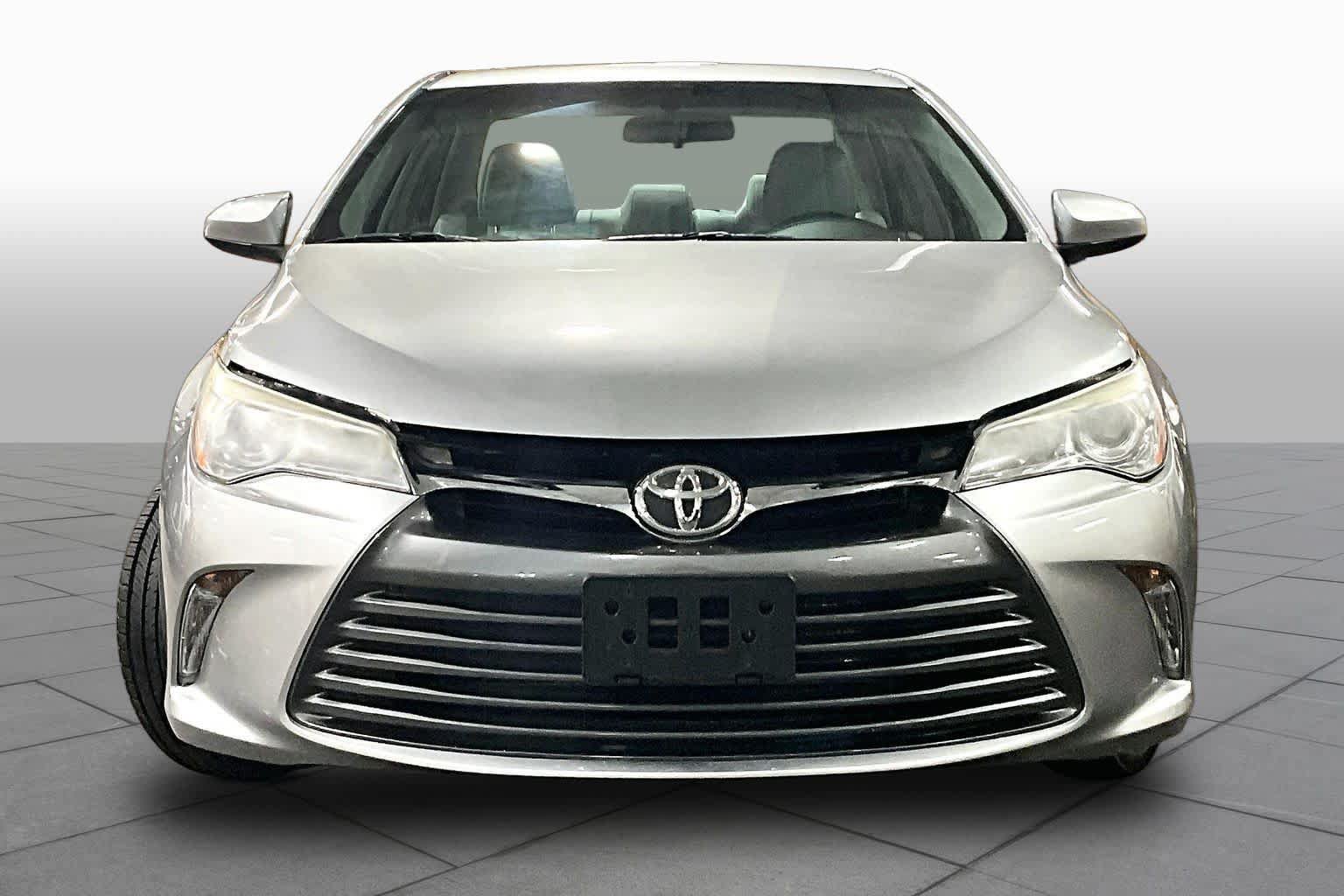 Used 2017 Toyota Camry XLE FWD image 4