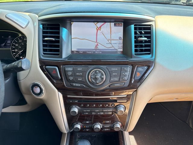 Used 2016 Nissan Pathfinder Platinum w/ Family Entertainment Package FWD image 29