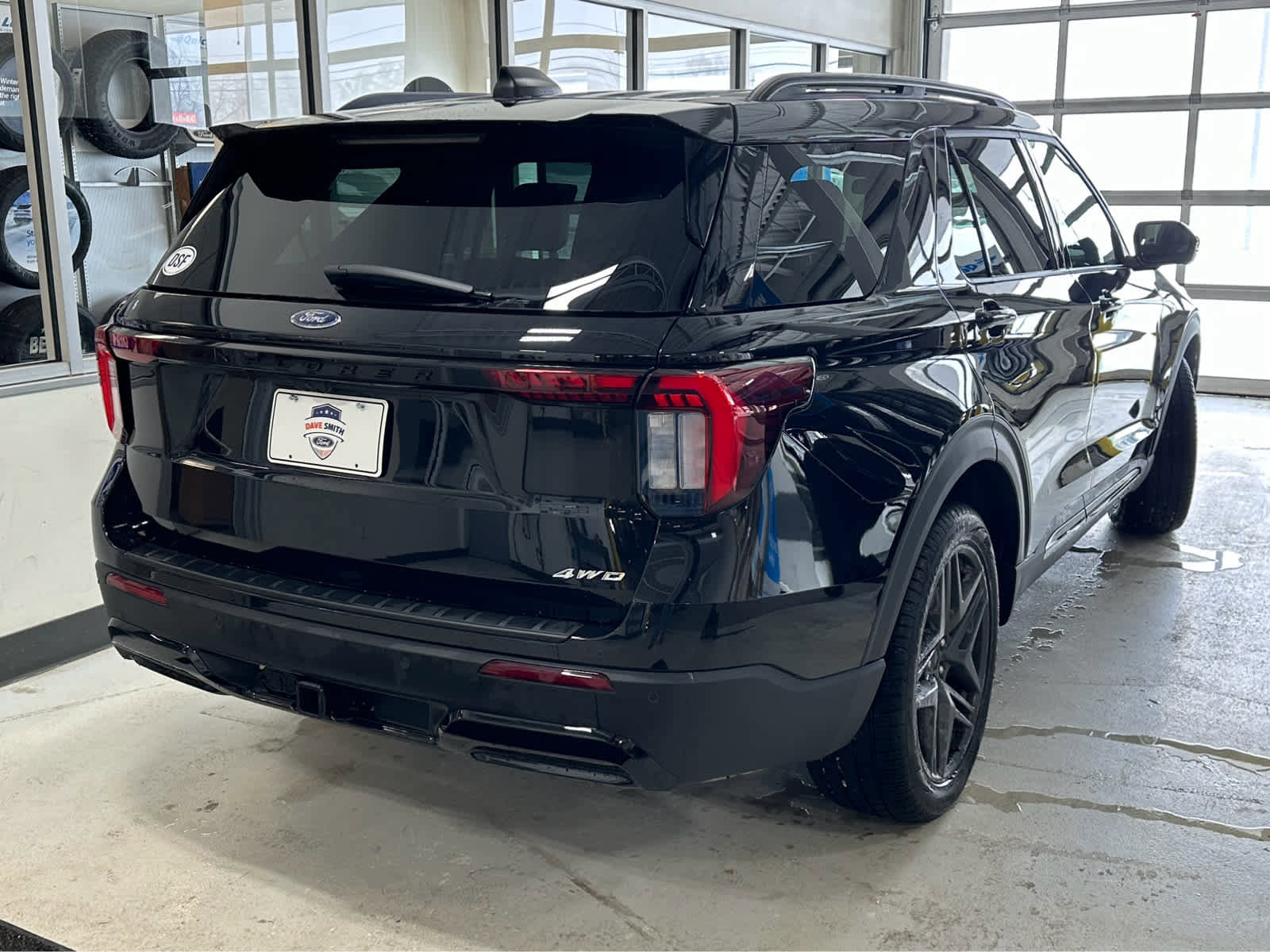 New 2026 Ford Explorer ST-Line w/ ST-Line Street Pack image 8