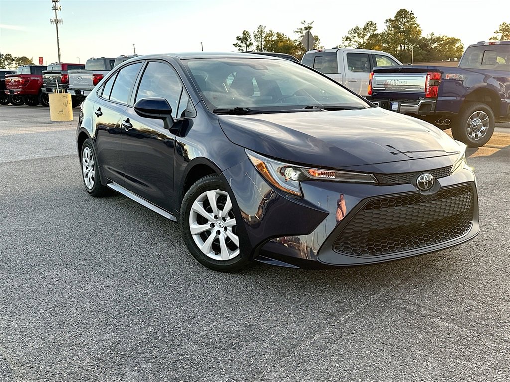 Used 2022 Toyota Corolla LE image 1