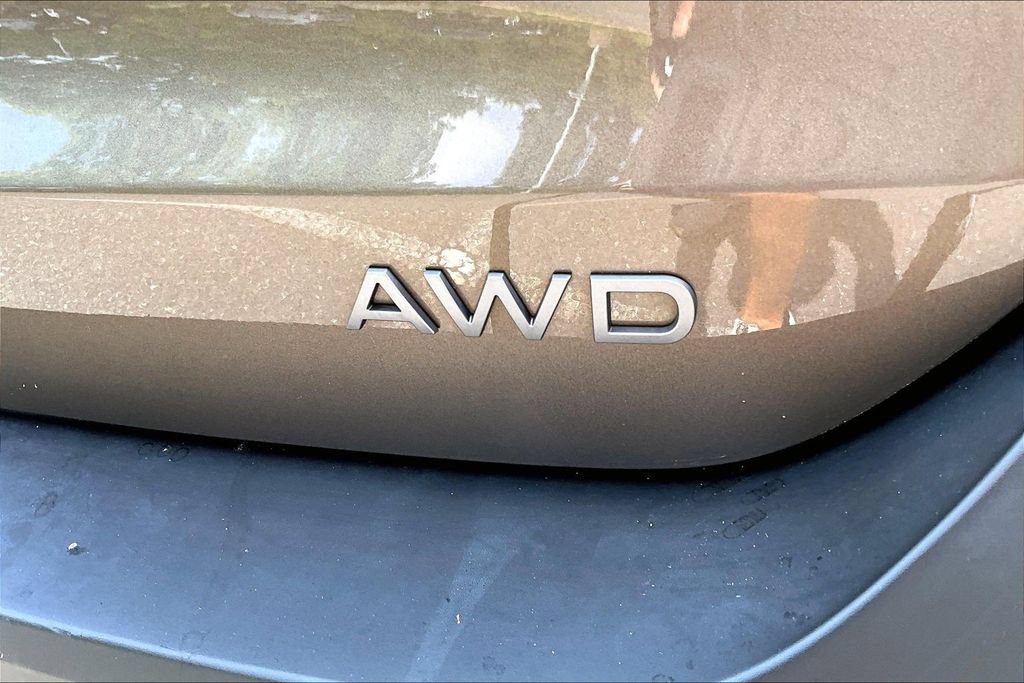 Used 2025 Nissan Kicks S AWD/4WD image 24
