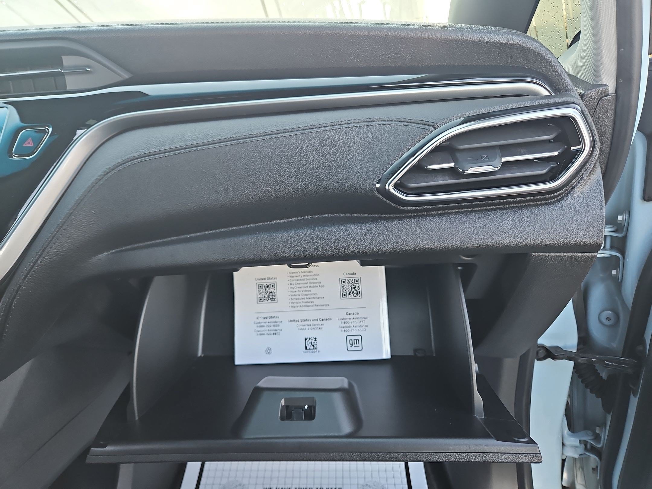 Certified 2023 Chevrolet Bolt LT w/ Infotainment Package FWD image 31
