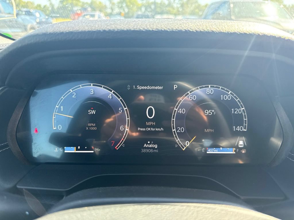 Used 2025 Jeep Grand Cherokee Altitude AWD/4WD image 13