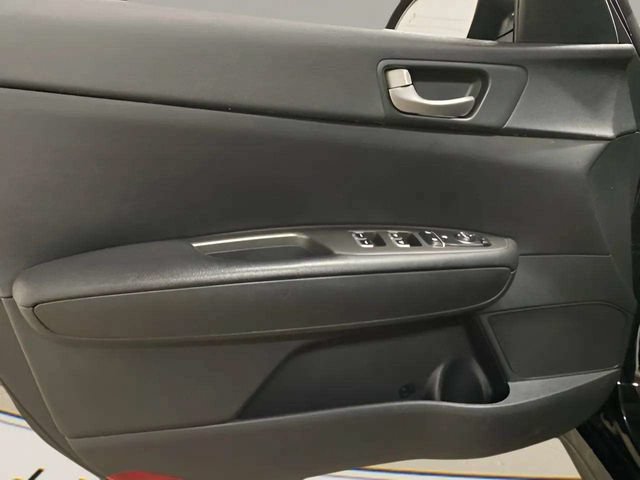 Used 2020 Kia Optima SE FWD image 15