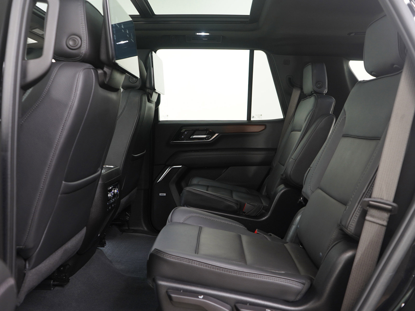 Used 2025 GMC Yukon Denali w/ Denali Reserve Package image 21