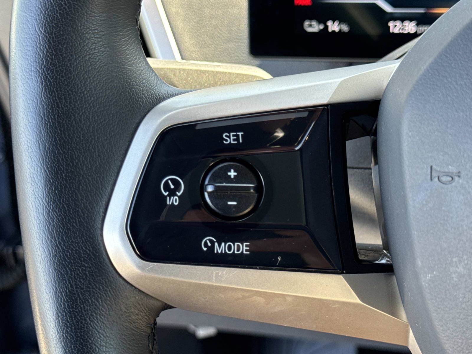 Used 2022 BMW iX xDrive50 w/ Premium Package image 8