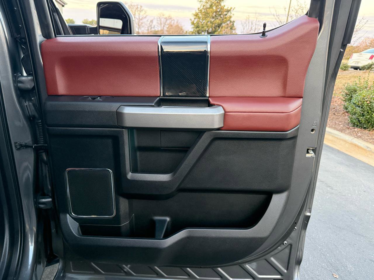 Used 2021 Ford F250 Platinum w/ FX4 Off-Road Package image 35