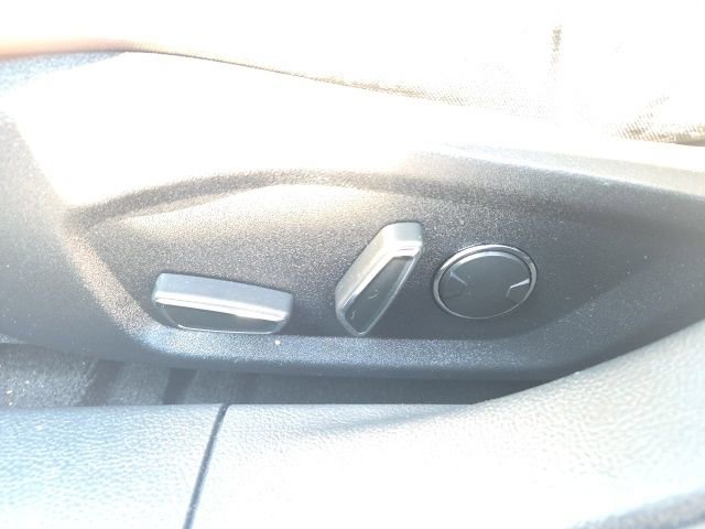 Used 2020 Ford Fusion SE image 30