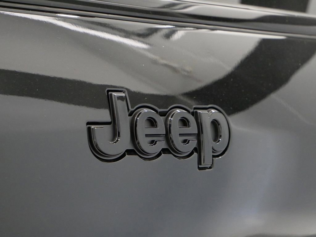 New 2025 Jeep Grand Cherokee L Altitude AWD/4WD image 18