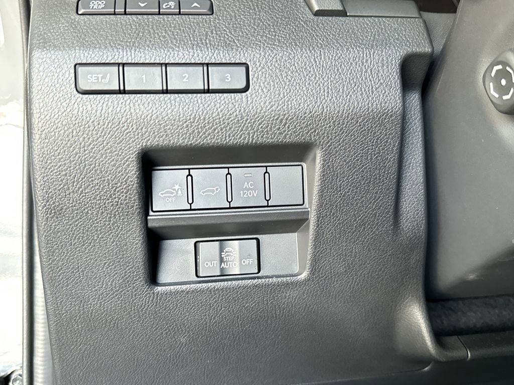 Used 2025 Lexus GX 550 w/ Cold Area Package image 19