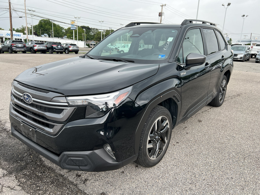 Used 2025 Subaru Forester Premium AWD/4WD image 1