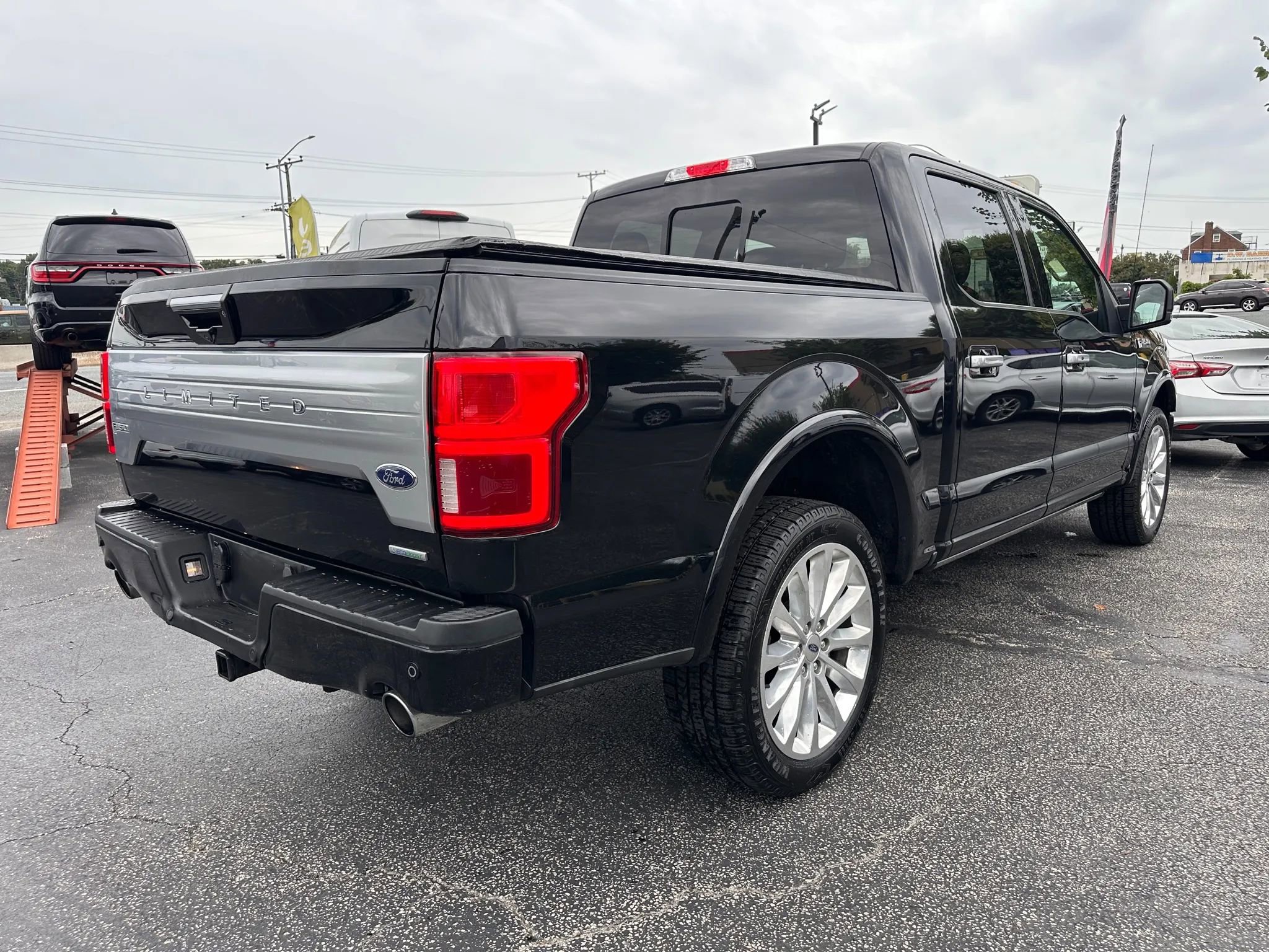 Used 2019 Ford F150 Limited w/ Trailer Tow Package image 5