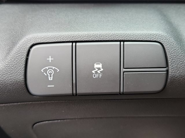 New 2026 Hyundai Elantra Sport FWD image 18