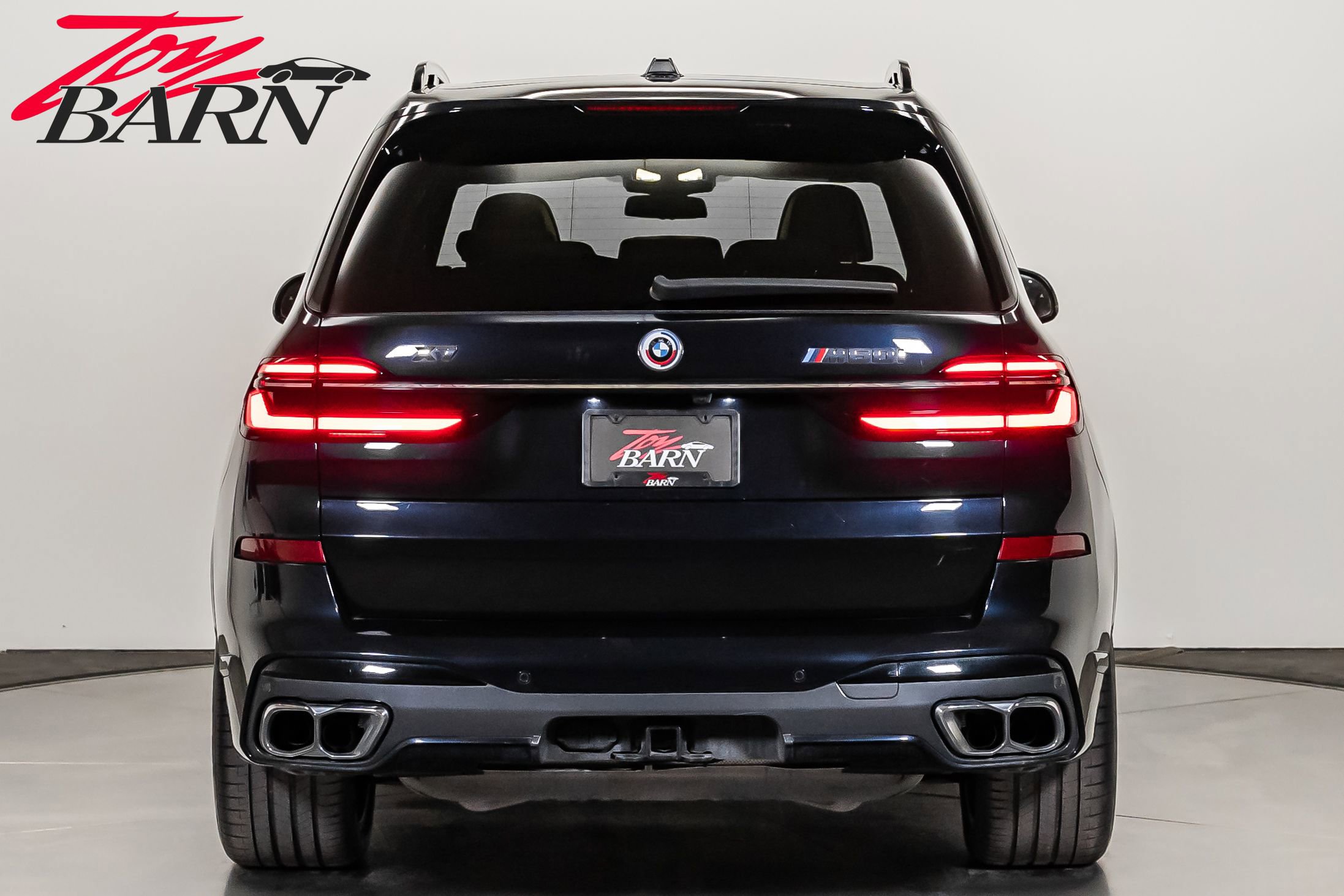 Used 2023 BMW X7 M60i w/ Executive Package image 3