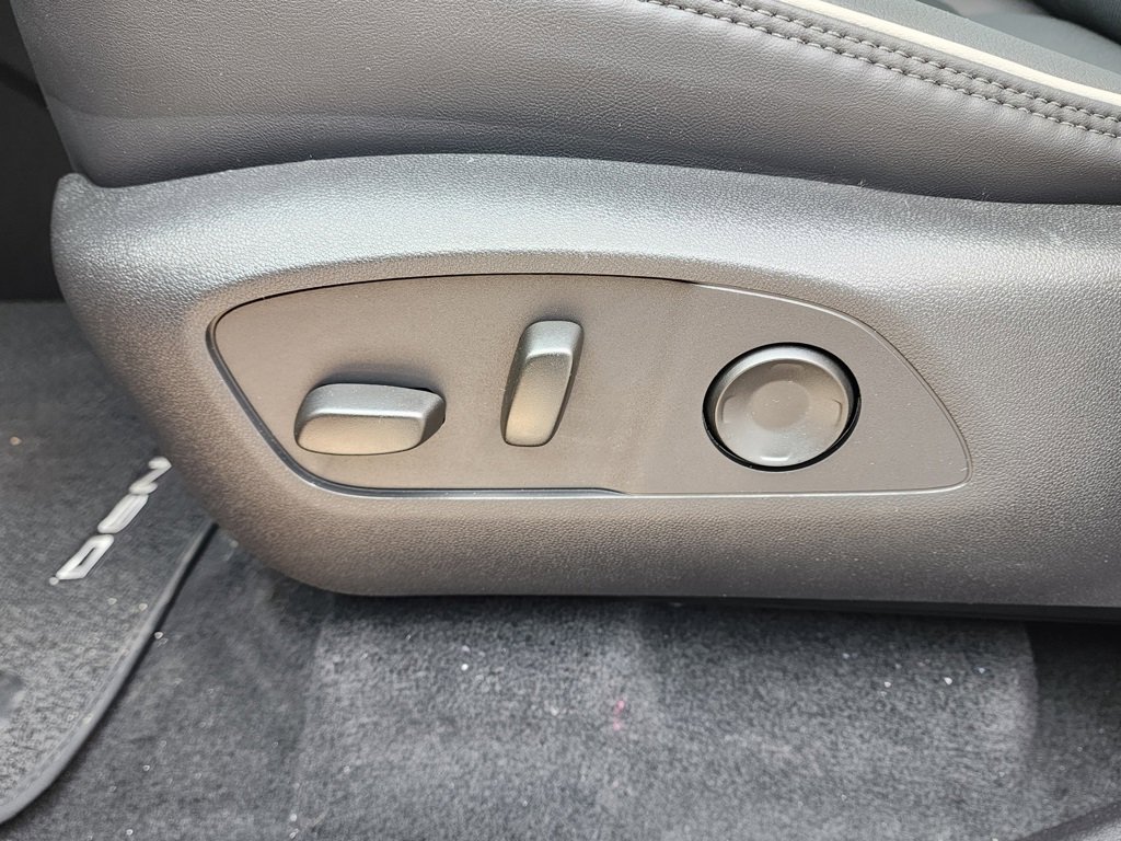 New 2026 GMC Acadia Denali w/ Super Cruise Package image 18