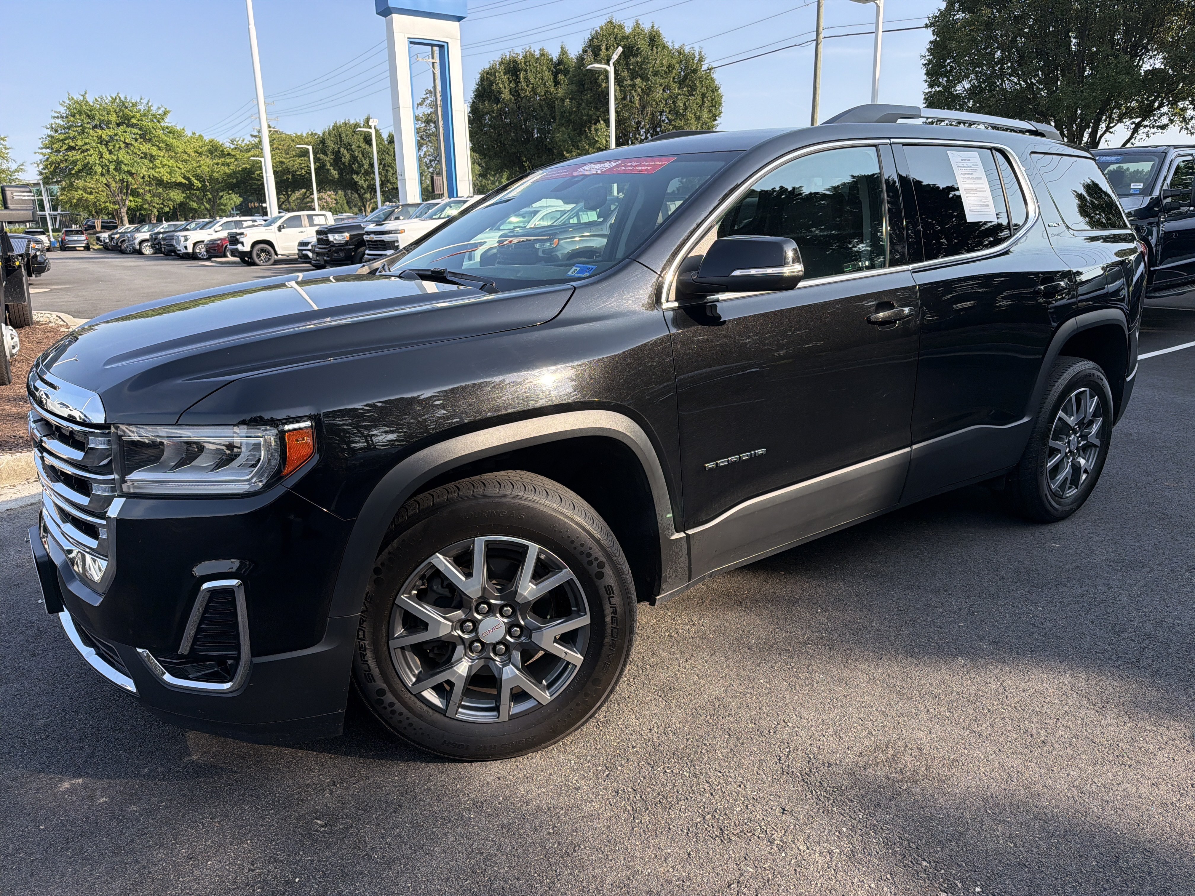 Used 2023 GMC Acadia SLT AWD/4WD image 5