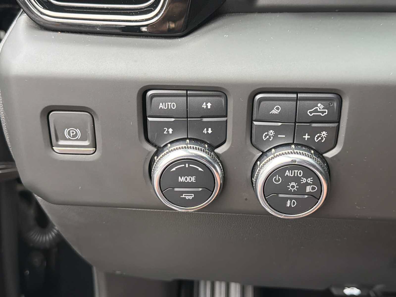 Used 2023 GMC Sierra 1500 AT4 w/ AT4 Premium Package AWD/4WD image 17