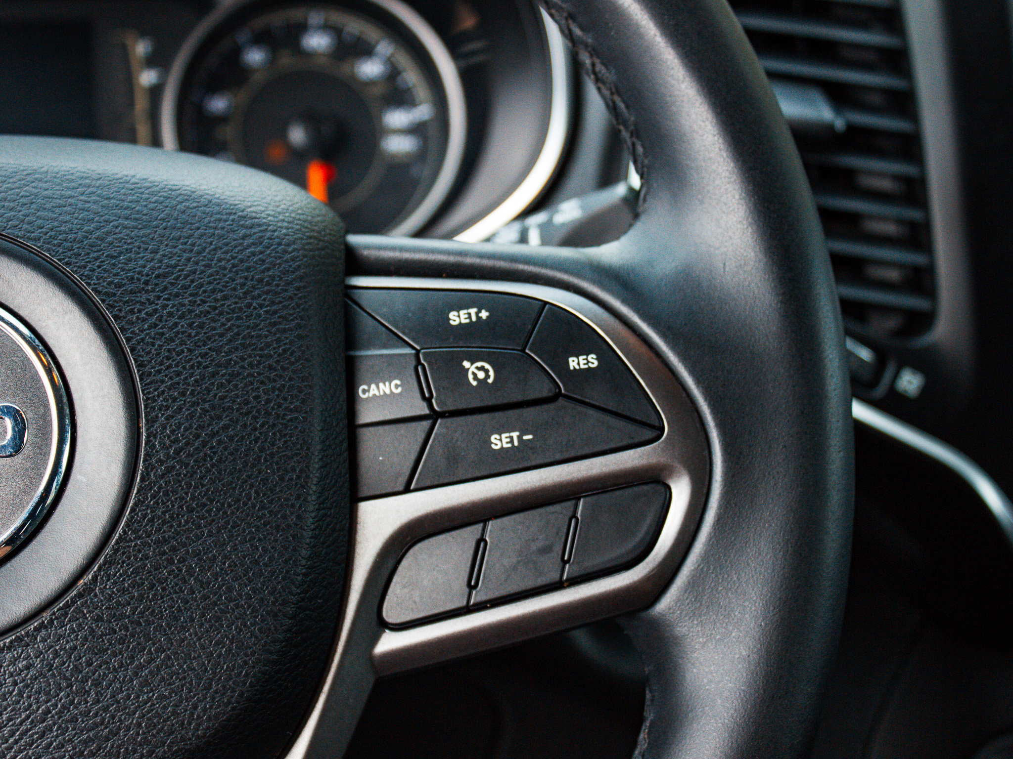 Used 2019 Jeep Cherokee Latitude Plus FWD image 13