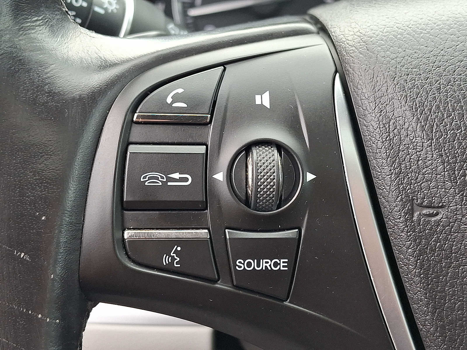 Used 2016 Acura TLX w/ Technology Package FWD image 22