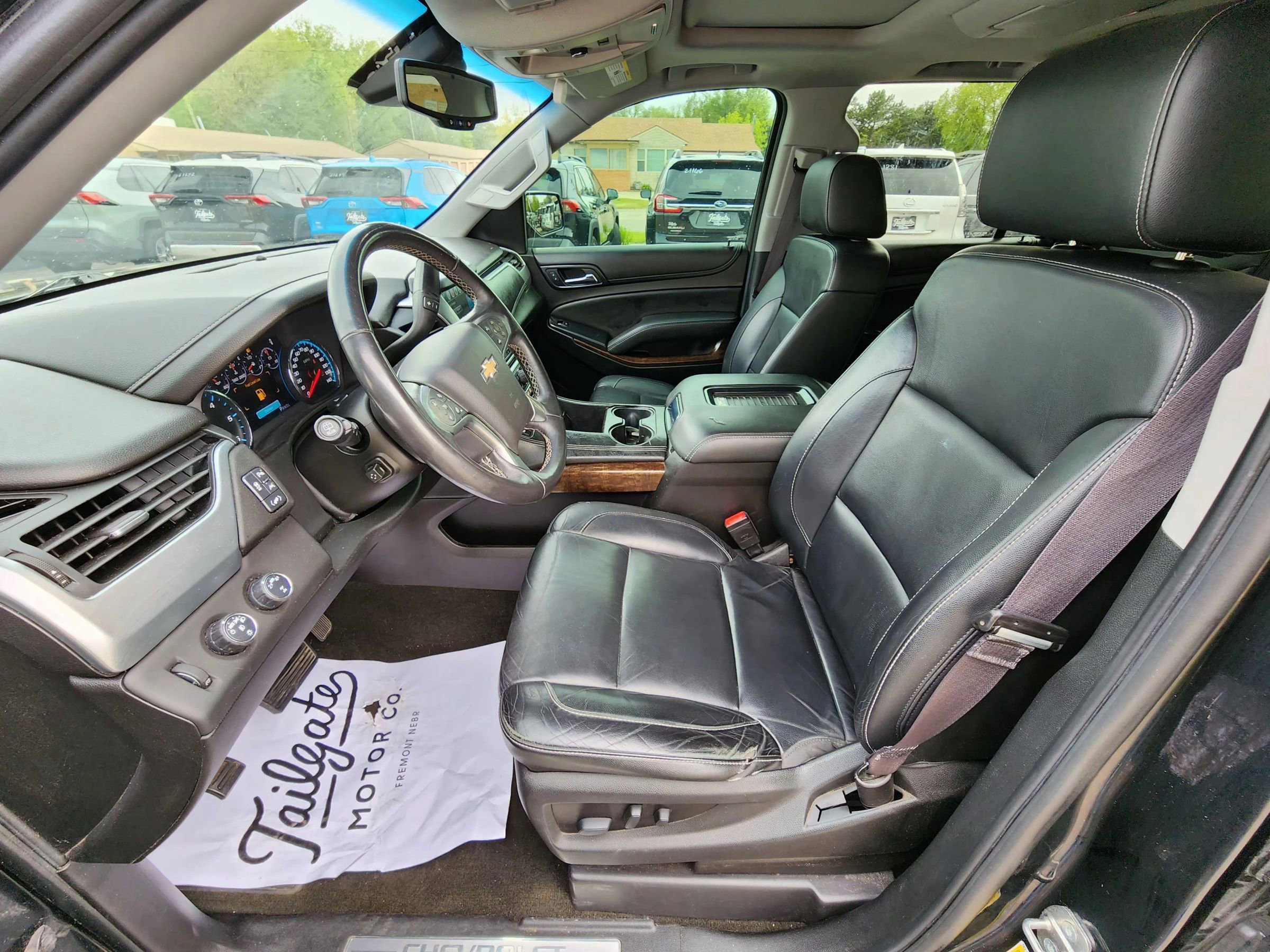 Used 2017 Chevrolet Suburban LT AWD/4WD image 15