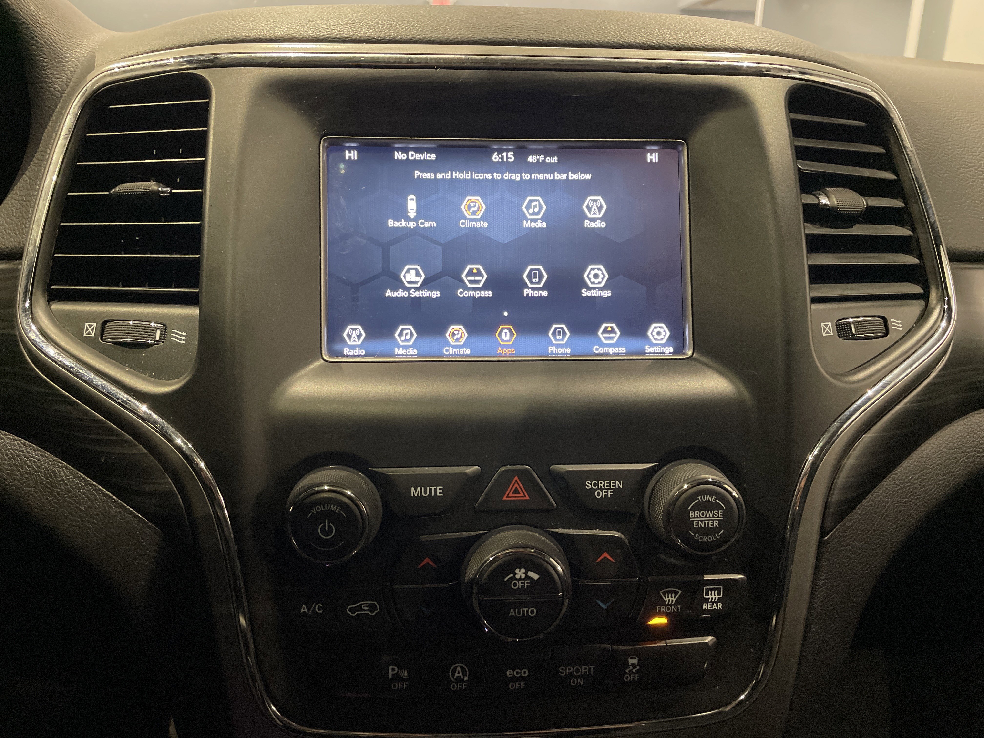 Used 2020 Jeep Grand Cherokee Laredo image 23