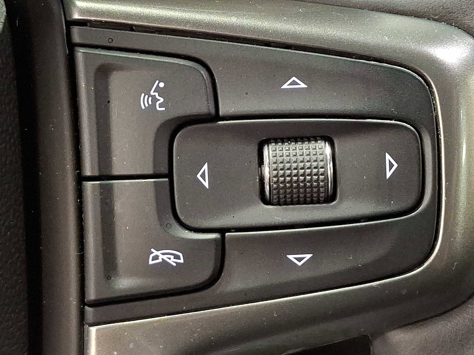 Used 2024 Chevrolet Tahoe Z71 w/ Luxury Package image 25