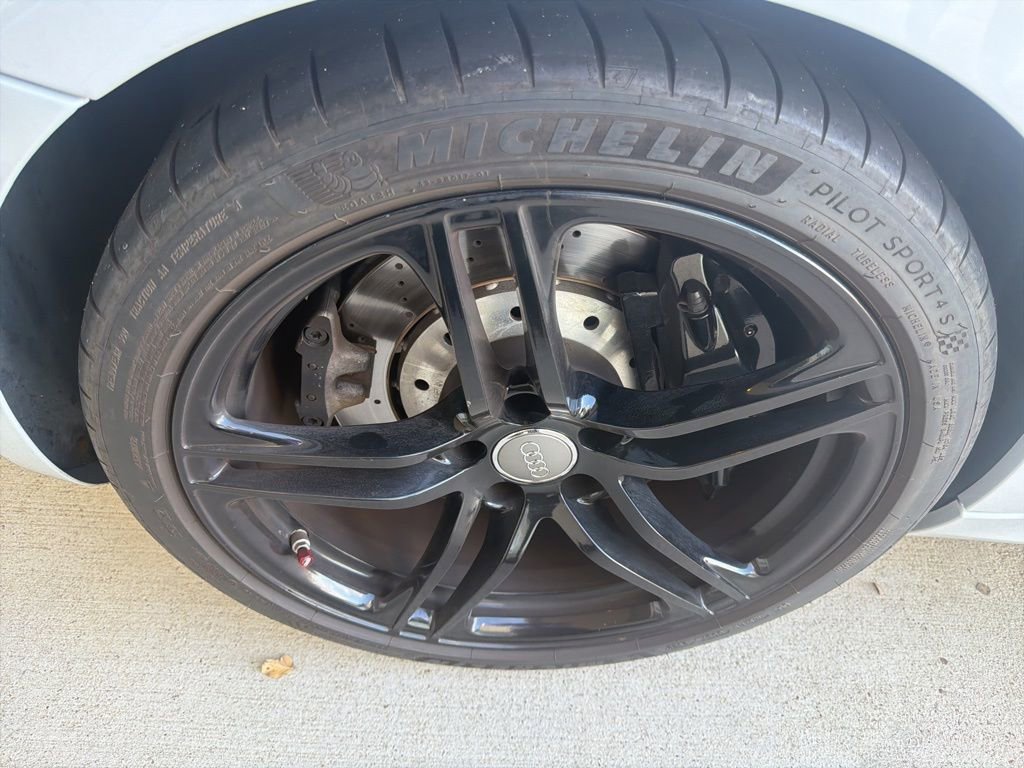 Used 2012 Audi R8 V10 image 7