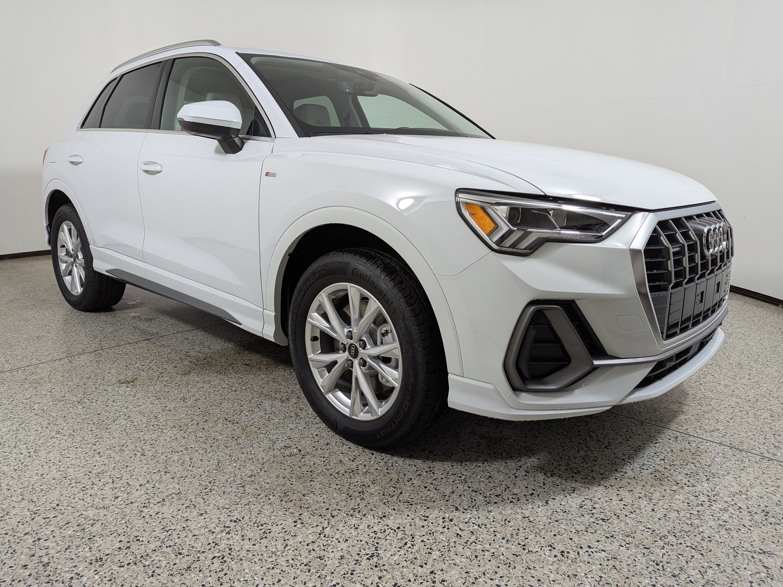 New 2025 Audi Q3 2.0T Premium Plus