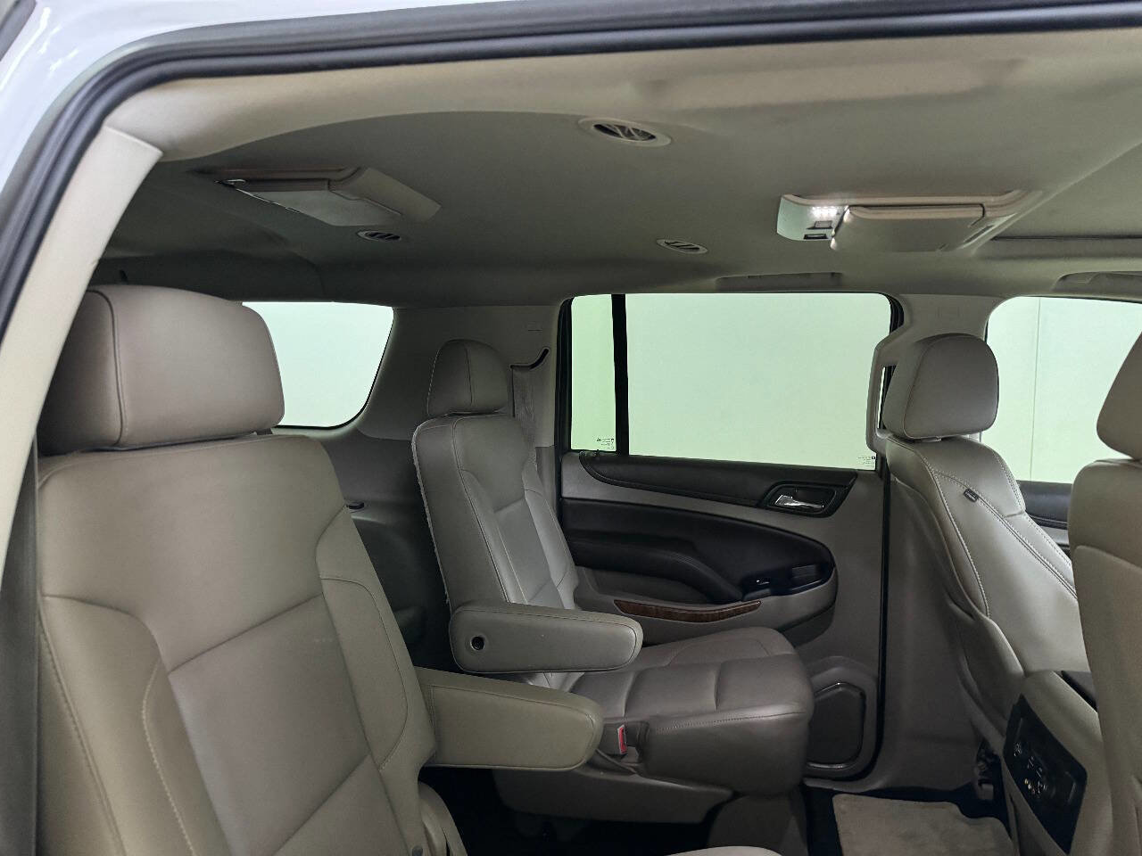 Used 2015 Chevrolet Suburban LTZ image 41