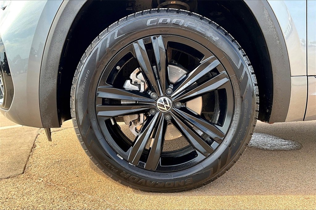 Used 2023 Volkswagen Atlas SEL R-Line image 8