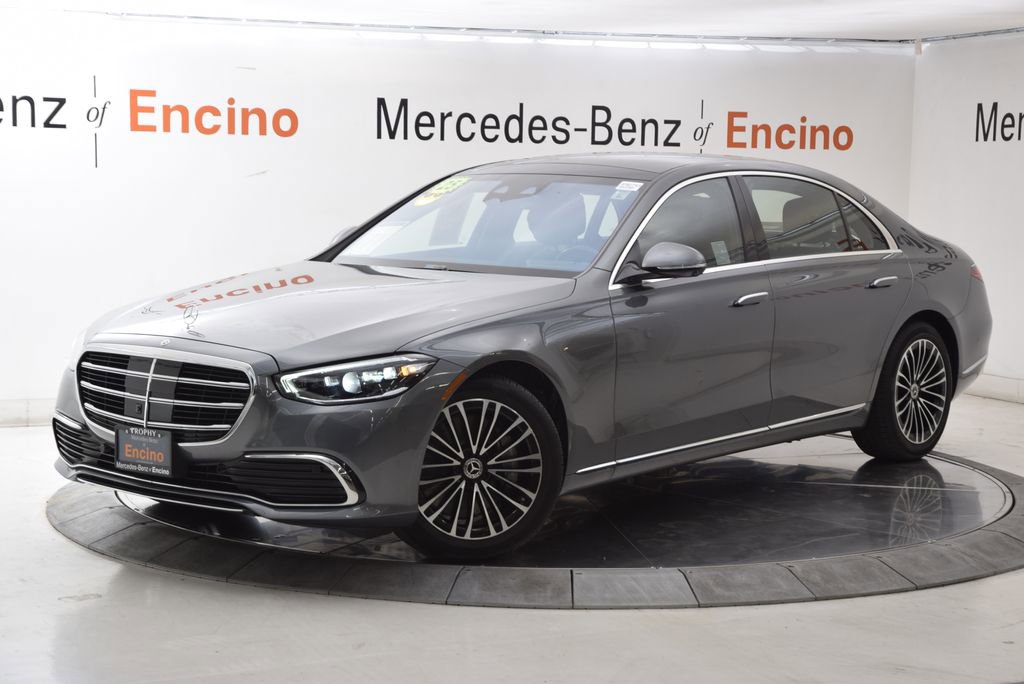 Used 2025 Mercedes-Benz S 580 4MATIC Sedan image 2