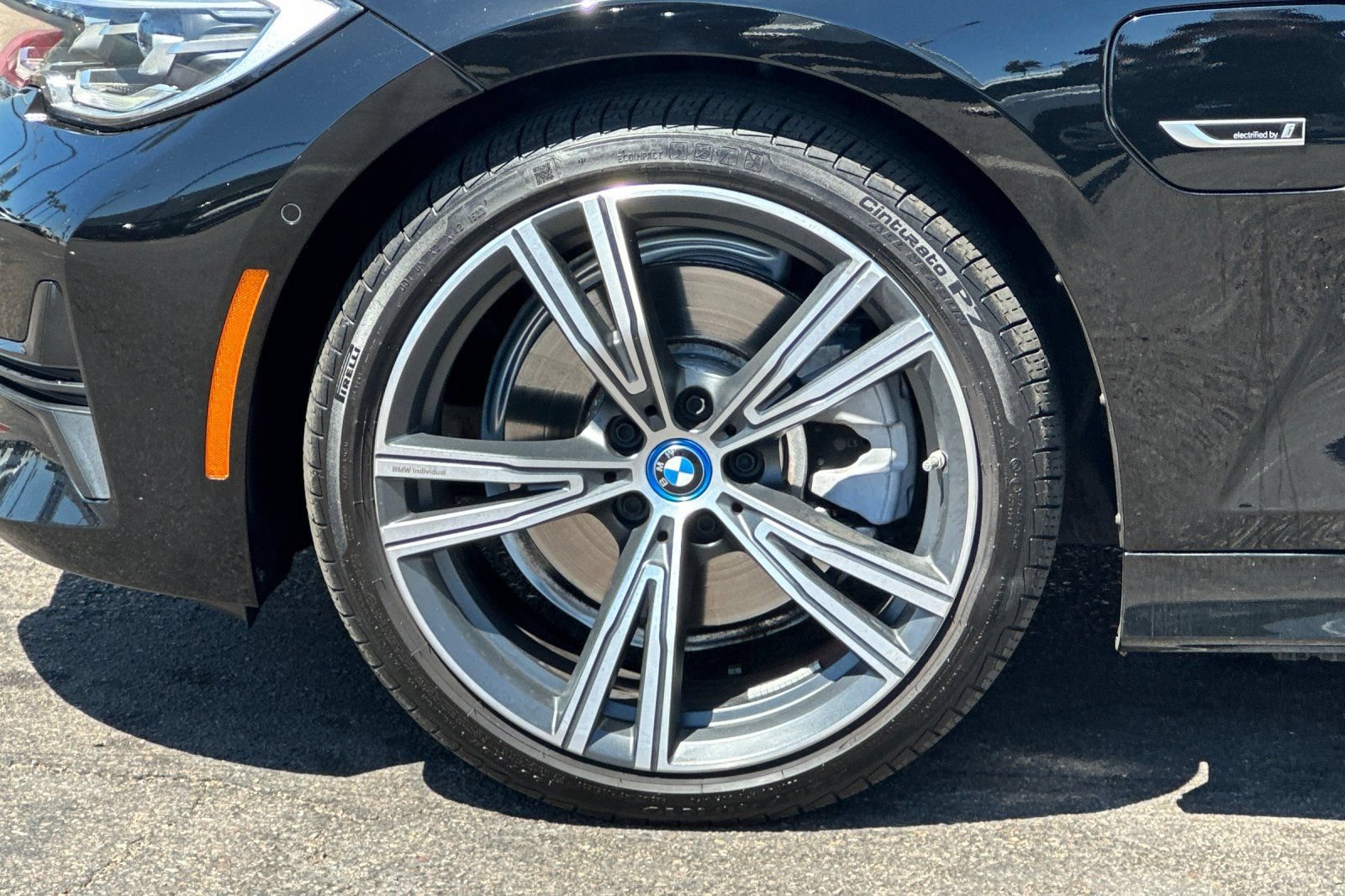 Used 2022 BMW 330e w/ Convenience Package RWD image 25