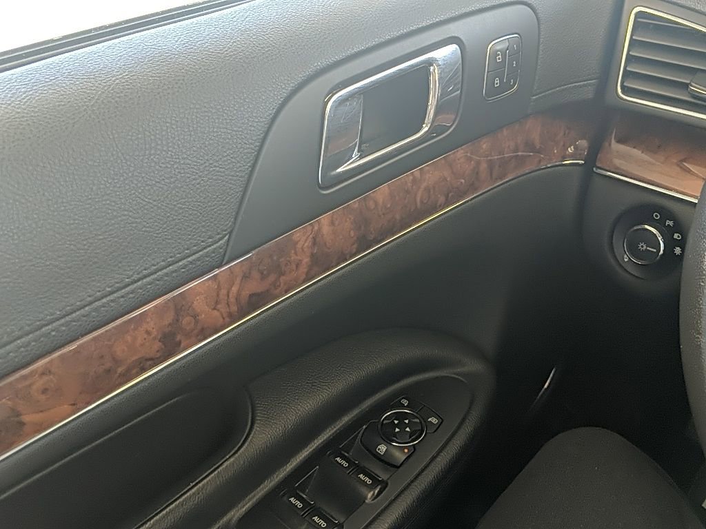 Used 2019 Lincoln MKT AWD image 29