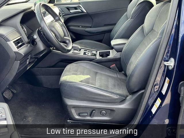 Used 2023 Mitsubishi Outlander SE image 13