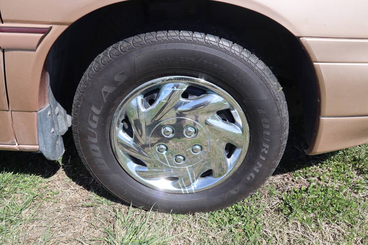 Used 1995 Ford Windstar LX FWD image 39