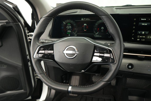 Used 2023 Nissan Ariya AWD image 33