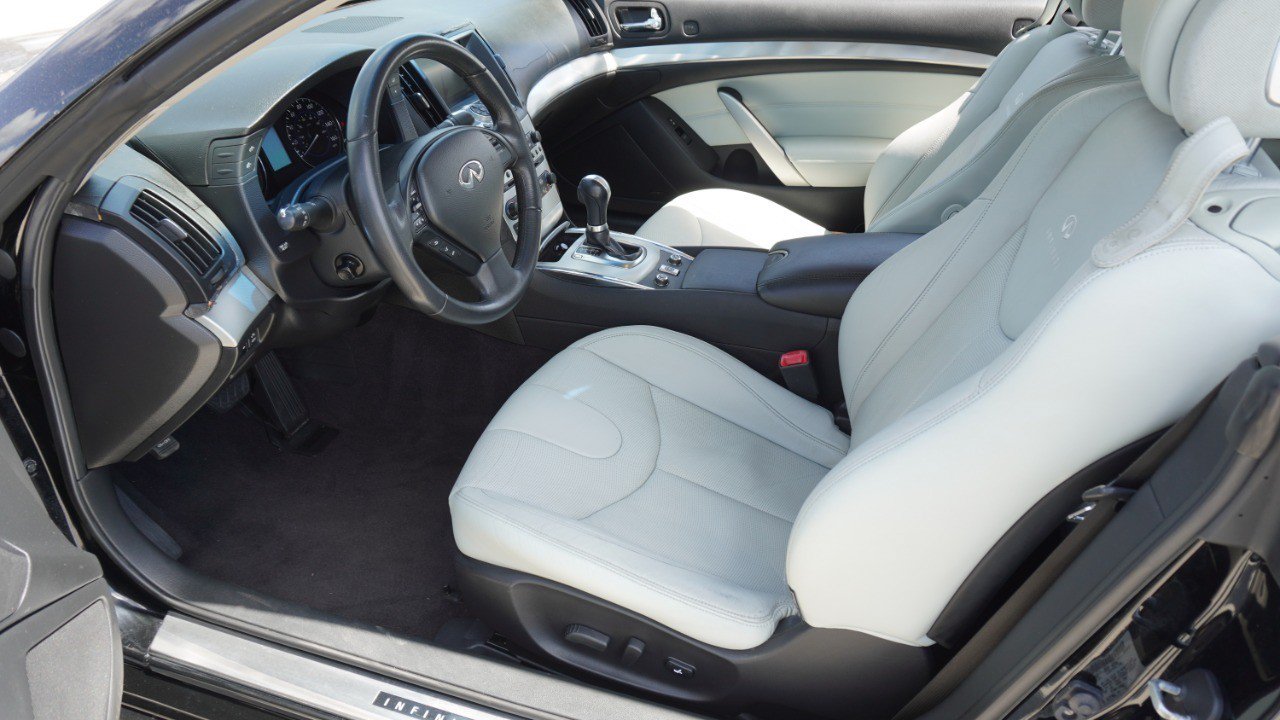 Used 2010 INFINITI G37 Convertible w/ Premium Pkg RWD image 13