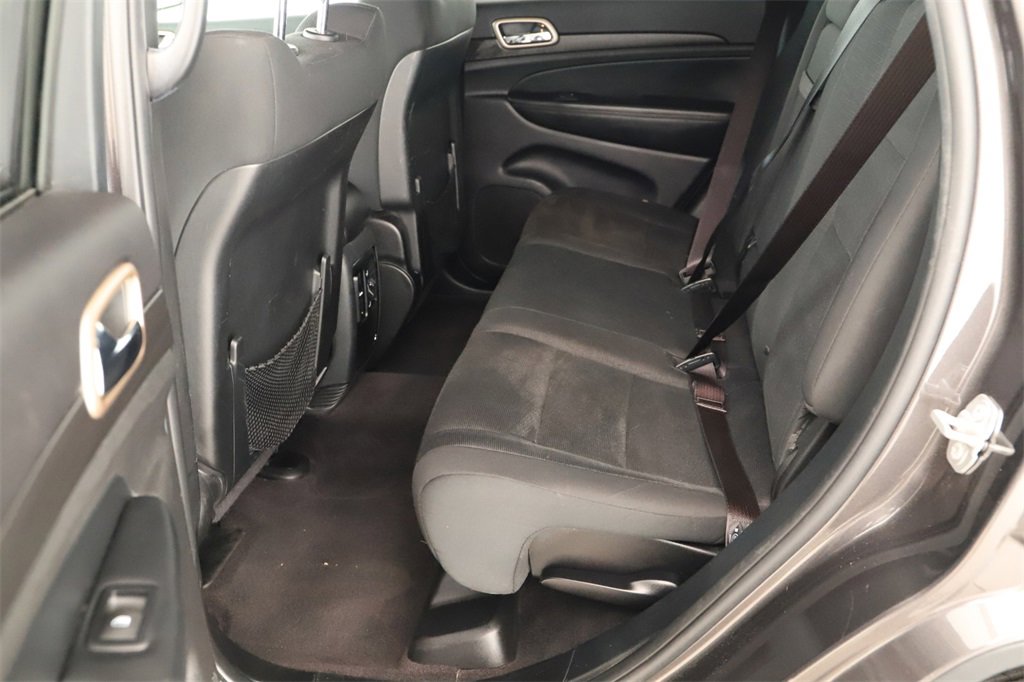 Used 2017 Jeep Grand Cherokee Laredo w/ Quick Order Package 23E image 26