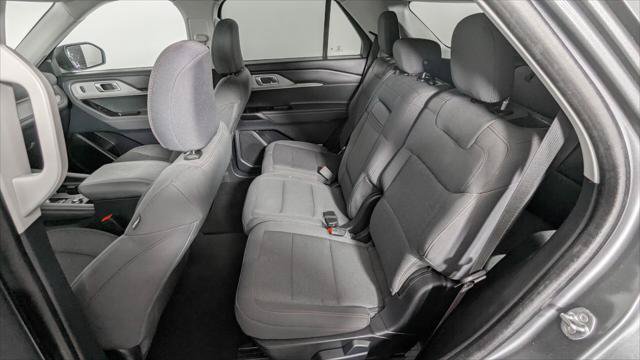 Used 2025 Ford Explorer Active RWD image 17