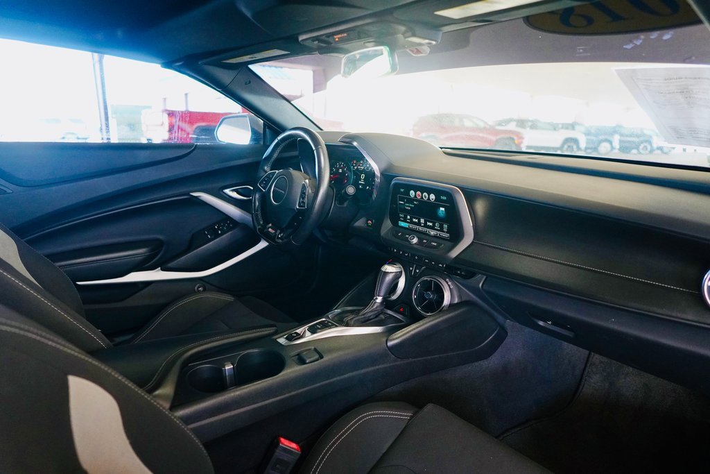 Used 2018 Chevrolet Camaro SS image 6