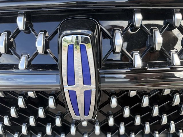New 2026 Lincoln Nautilus Premier AWD/4WD image 7