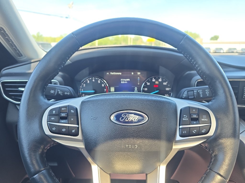 Used 2023 Ford Explorer XLT w/ Equipment Group 202A AWD/4WD image 24