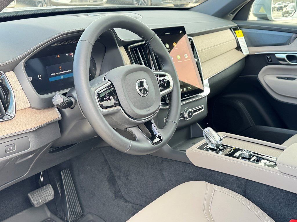 New 2026 Volvo XC90 B6 Plus w/ Protection Package Premier image 20