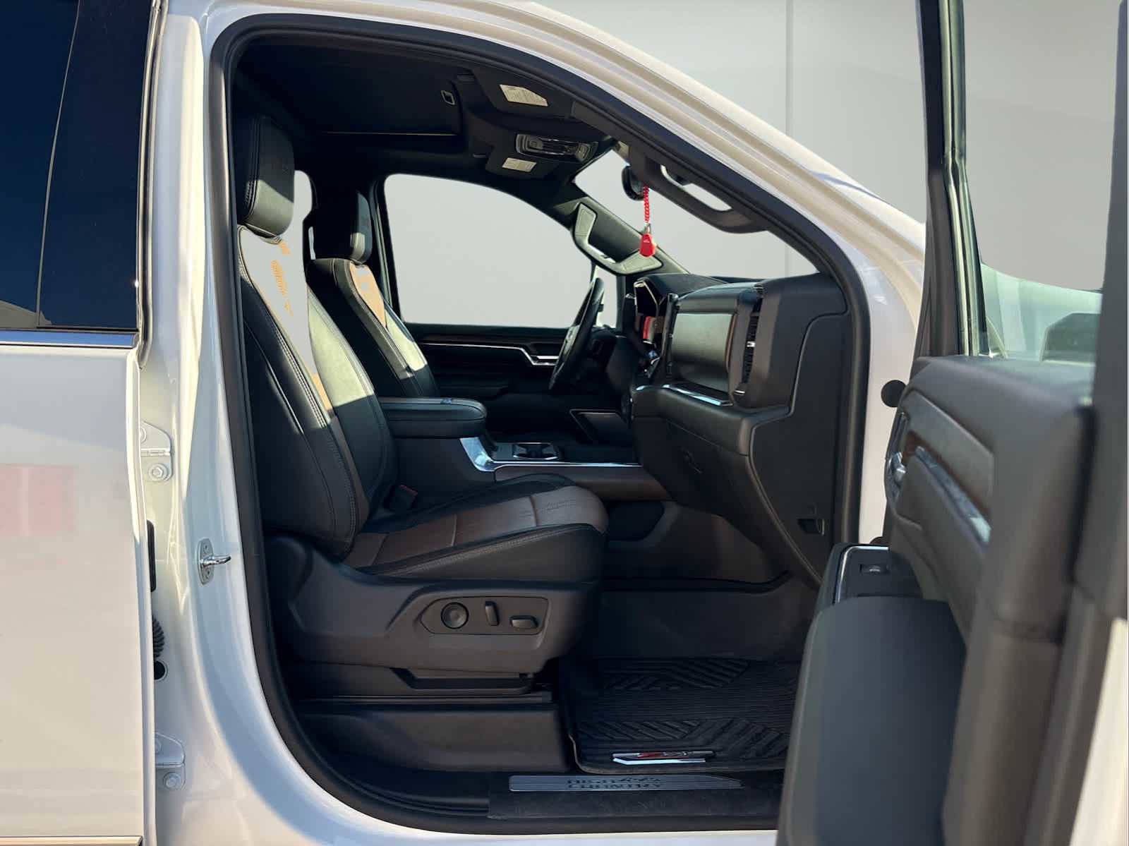 Used 2024 Chevrolet Silverado 3500 High Country w/ High Country Premium Package image 16